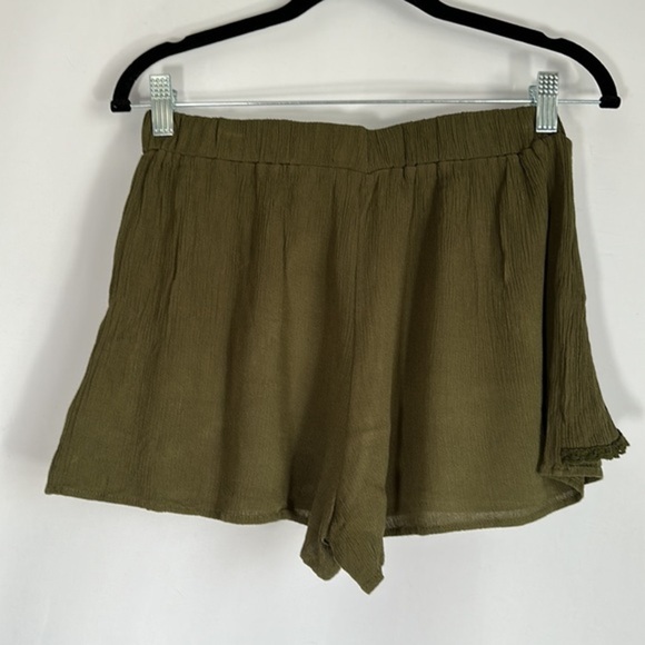 Workhall Olive Green Paper Bag Pleated Stripe Shorts - Picture 4 of 8